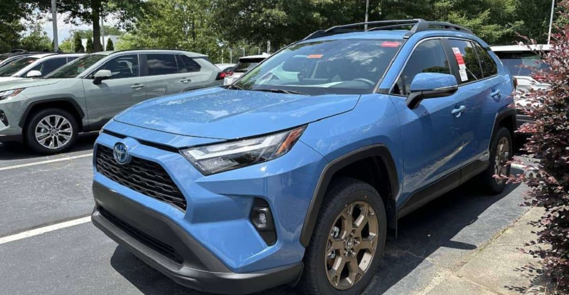 202320toyota20rav420hybrid20woodland20edition20cavalry20blue