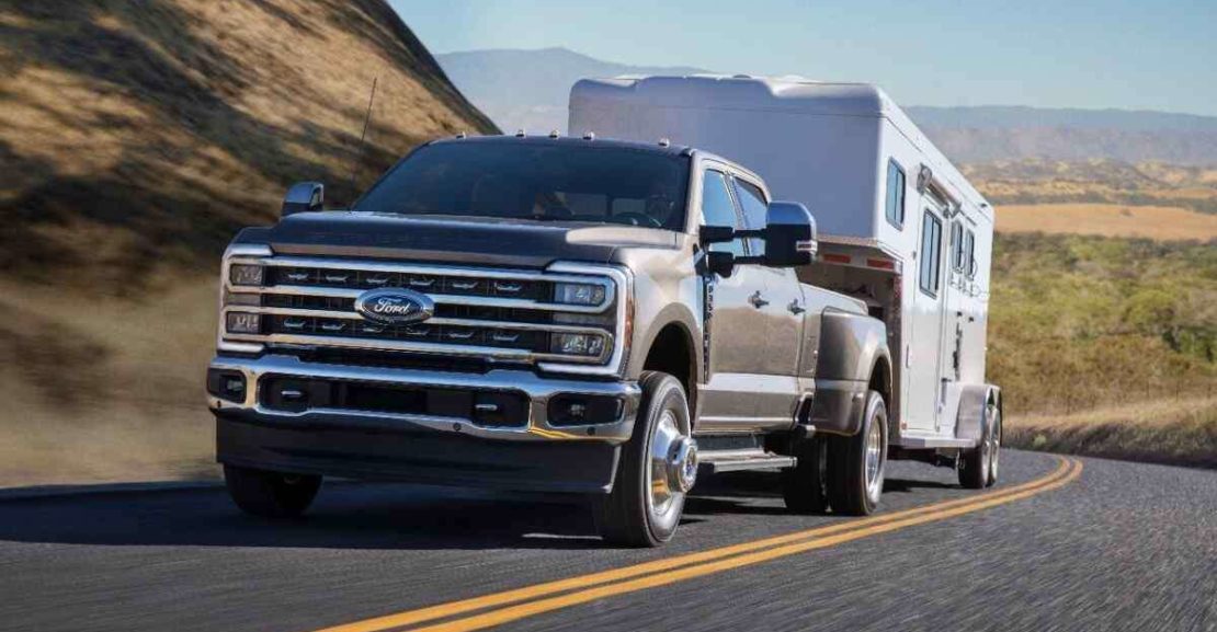 2023 ford super duty f 350 lariat 01 1